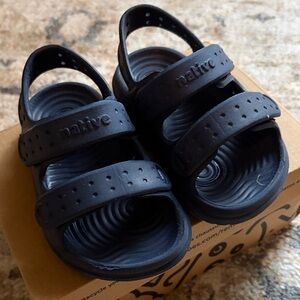 Native Kids Chase Toddler Sandals Sz C6 Navy